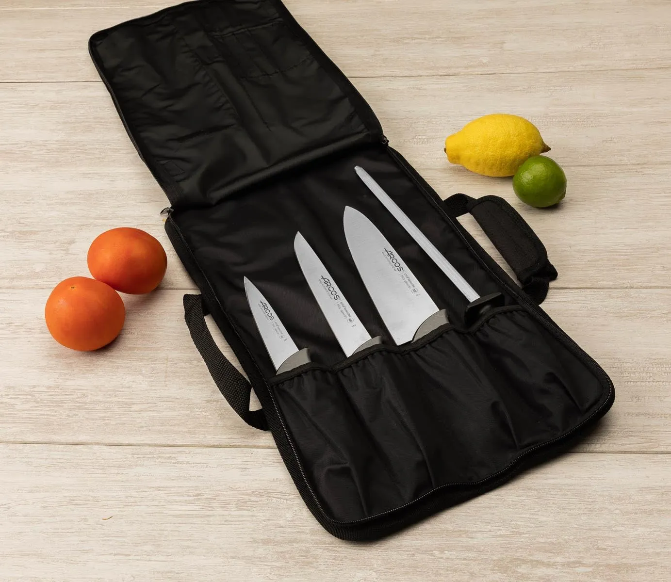 Arcos Knife Roll Bag 4 pieces 18 x 11 Inch / 460 x 275 mm. 100% Polyester. Knives not included. Series Knife Bag. Color Black