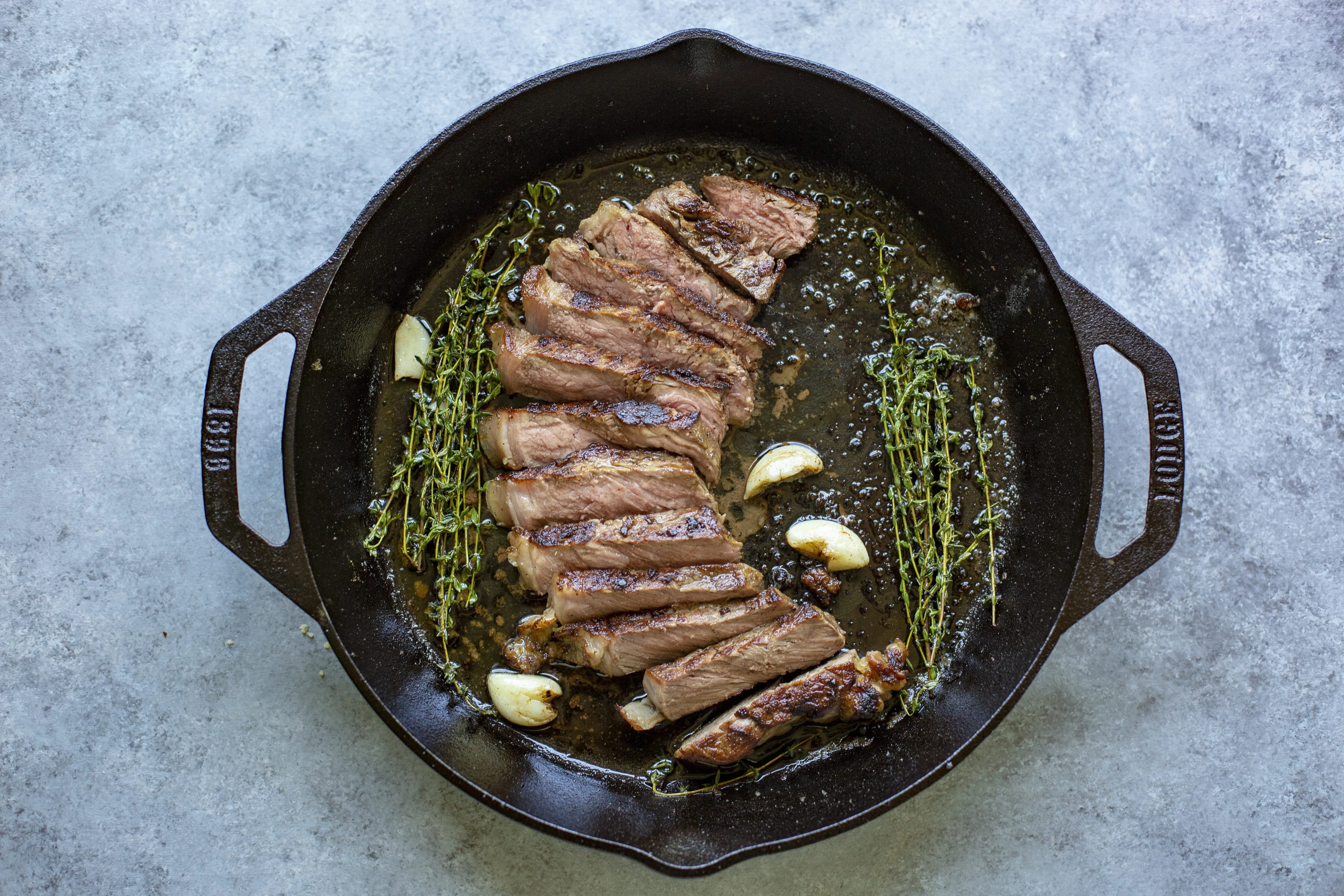 Cast Iron Seasoned 12" Dual Handle Pan