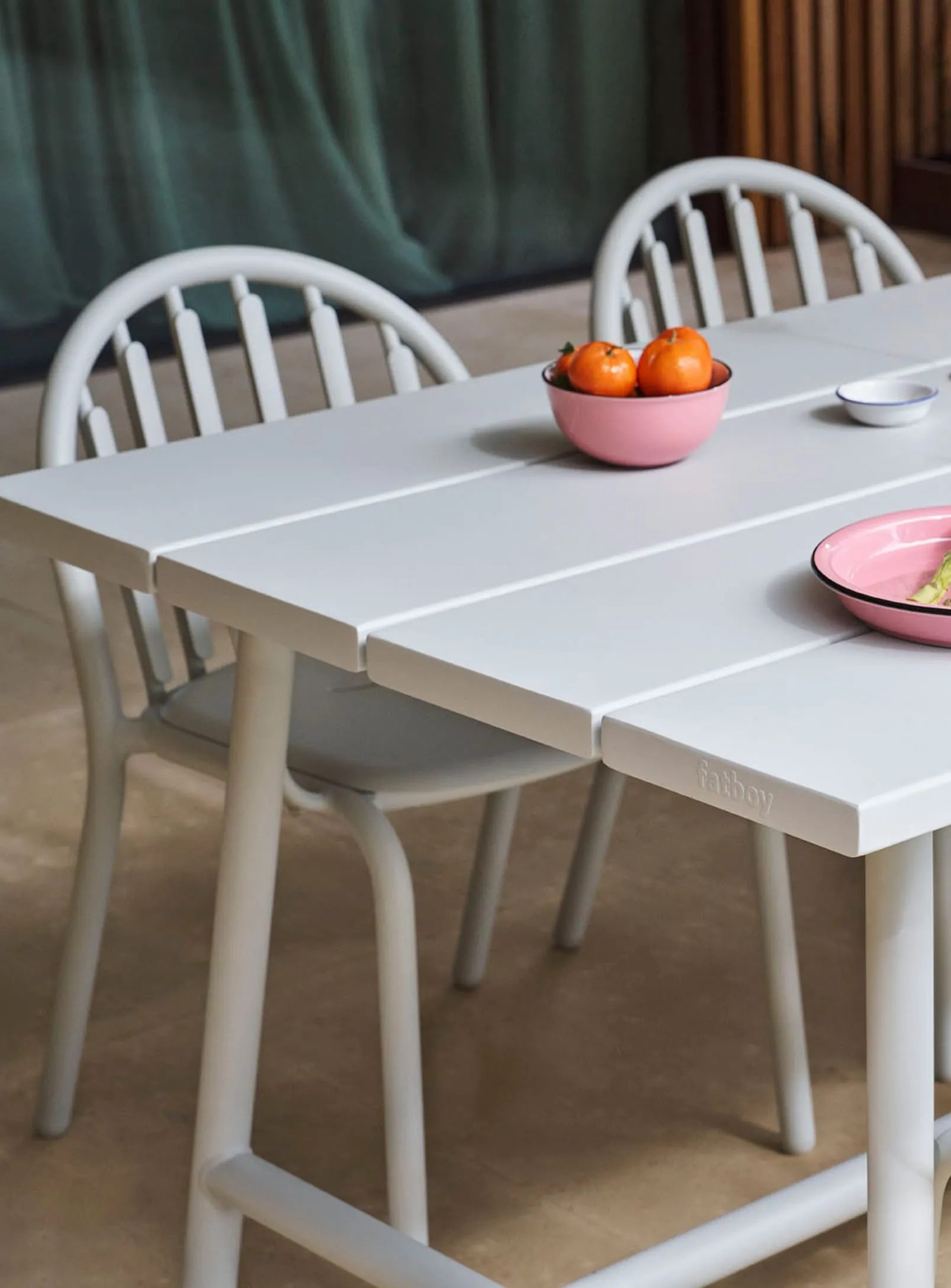 Fred's Dining Set<br> 1 Large Table   8 Chairs