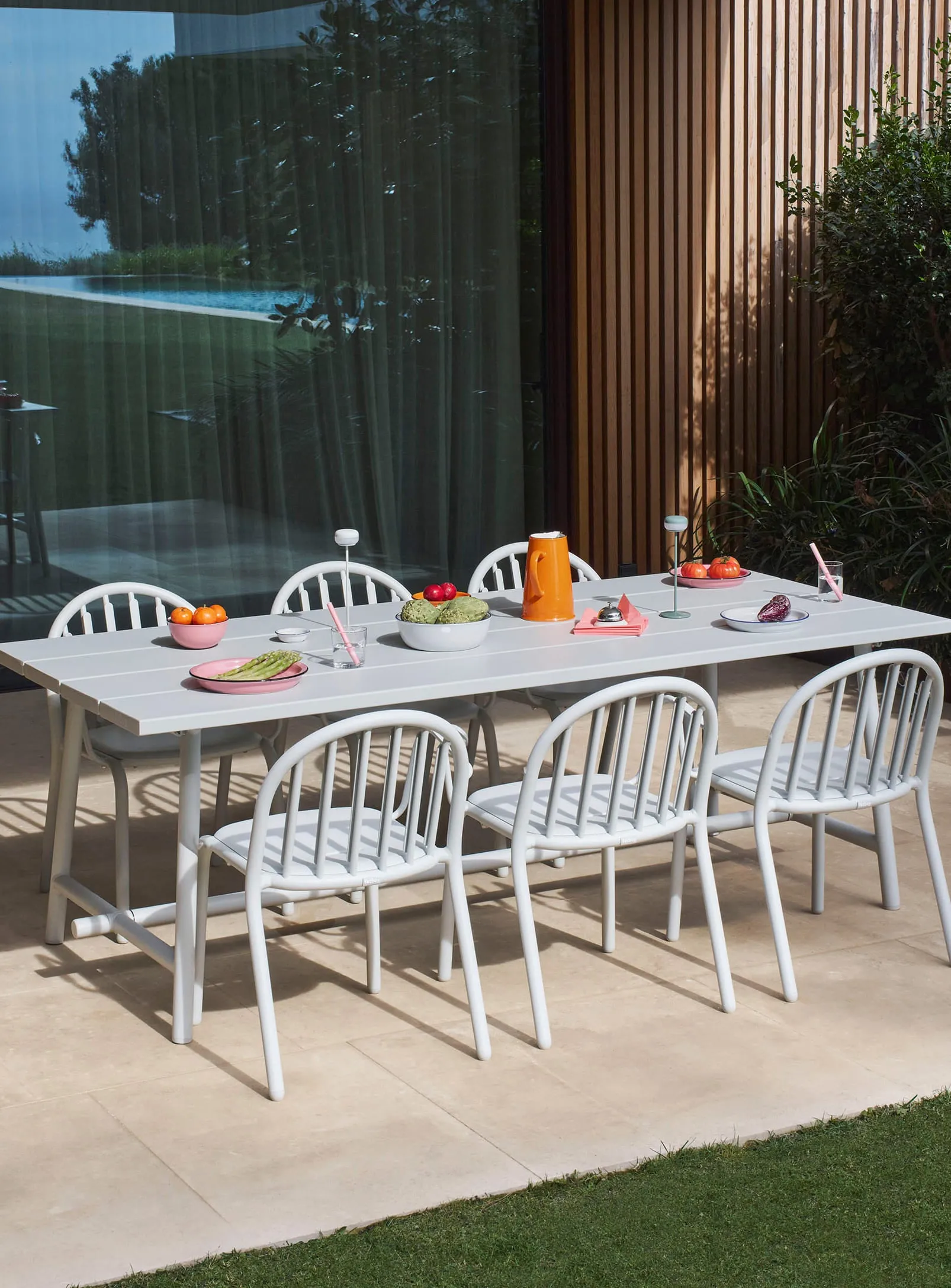 Fred's Dining Set<br> 1 Large Table   8 Chairs