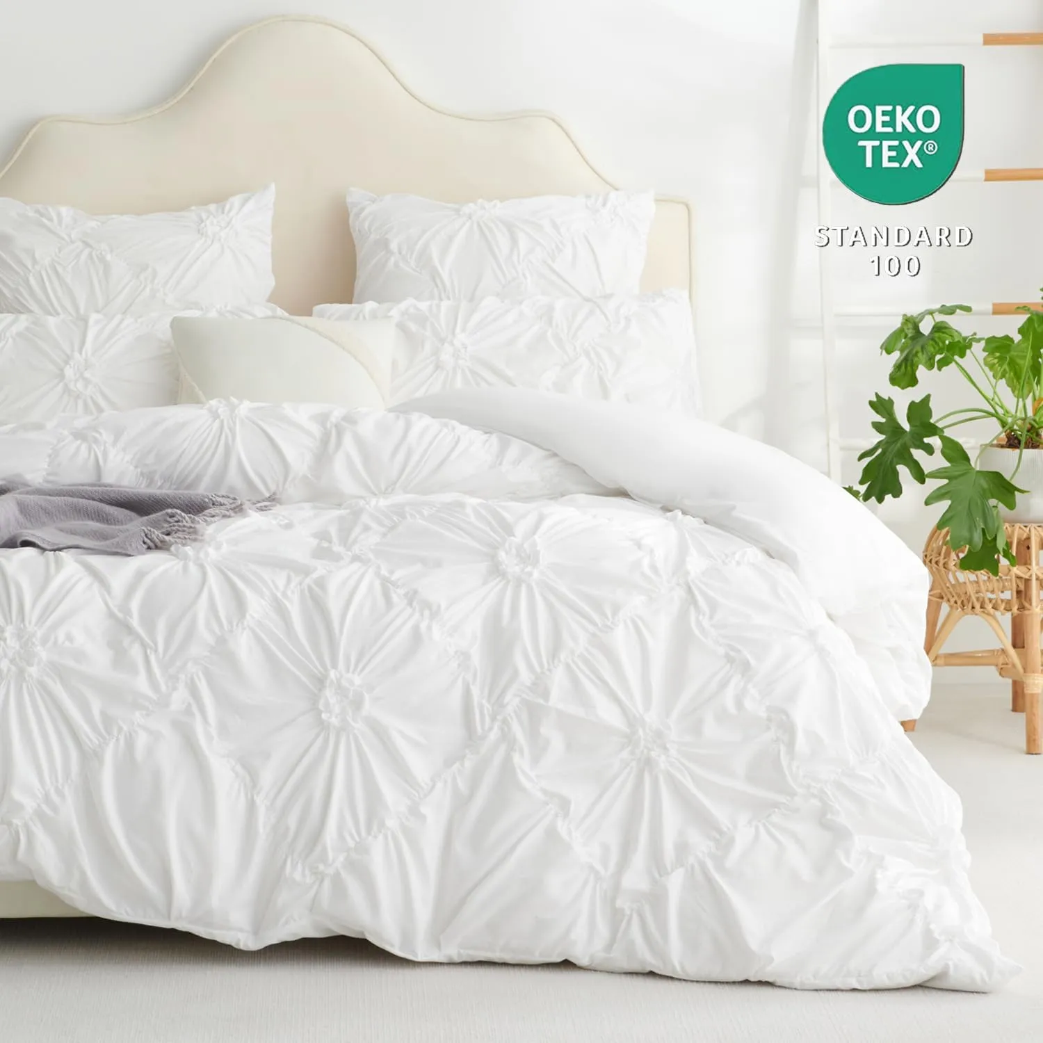Nayoroom White Pintuck Duvet Cover Queen Size Boho Floral Pinch Pleated Textured Comforter Cover 3 Pcs Soft Washed Microfiber Shabby Chic Aesthetic Bedding Set with Zipper Closure