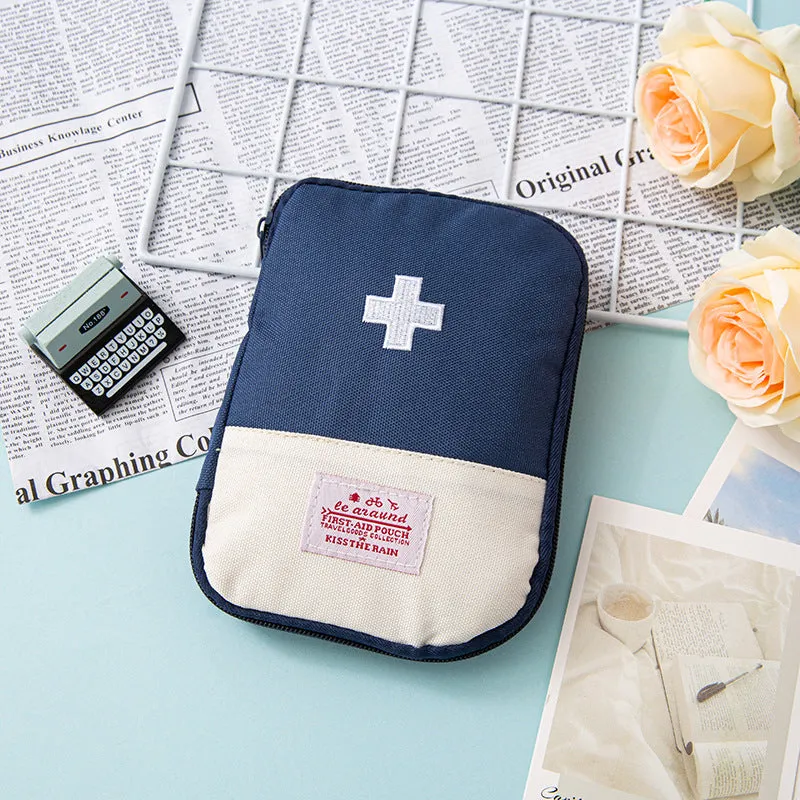 Premium Mini Portable First Aid Kit – Compact Medical Emergency Organizer, Household Medicine Storage Bag for Outdoor Use, Oxford Cloth with Rubber Lining, Available in Blue and Red (L: 18x13cm, S: 15x10.5cm)