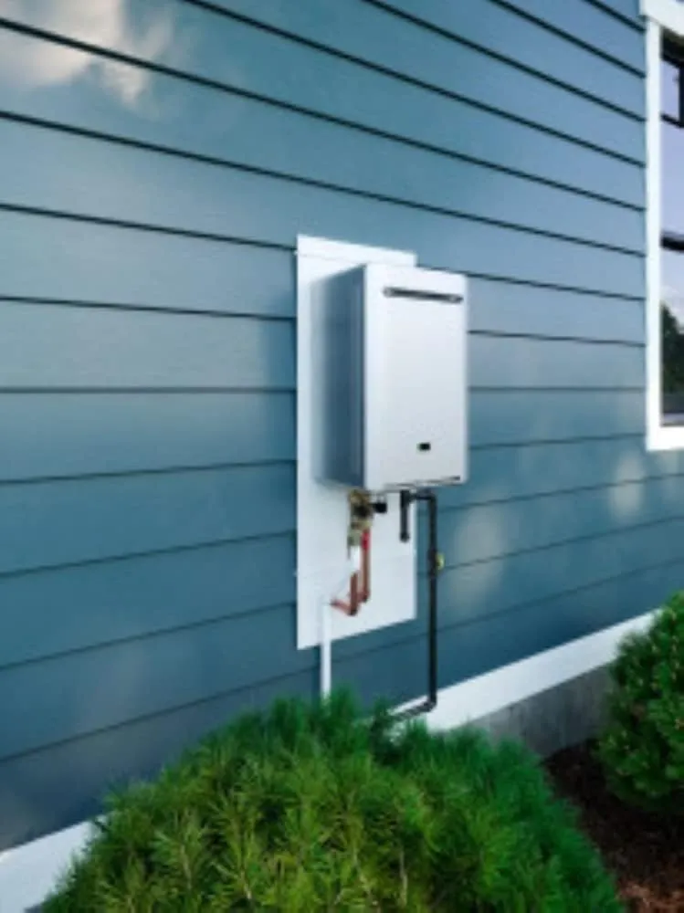 Rinnai RE199eP Non-Condensing Propane Tankless Water Heater, Up to 9.8 GPM, Outdoor Installation, 199,000 BTU